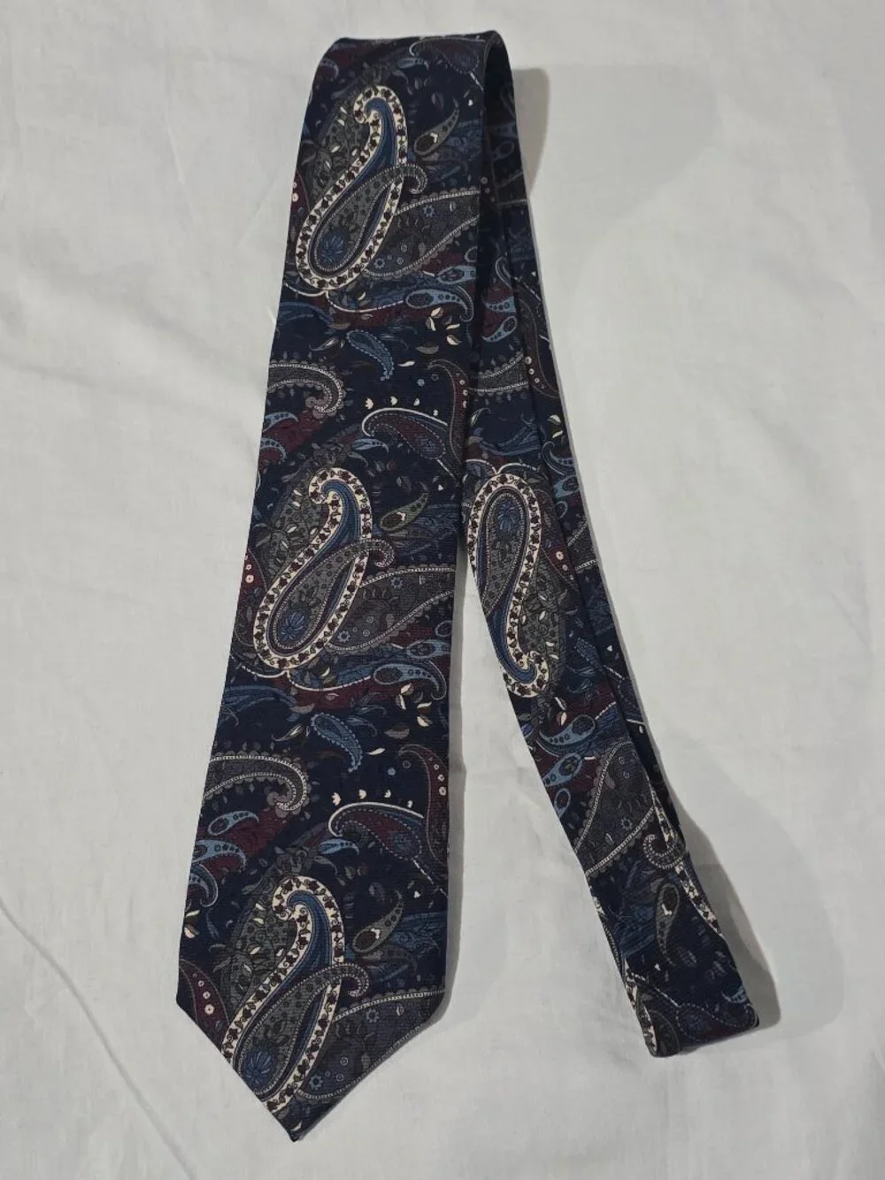 NWT - A, Celini Made in Italy 100% Silk Necktie - Blue Paisly